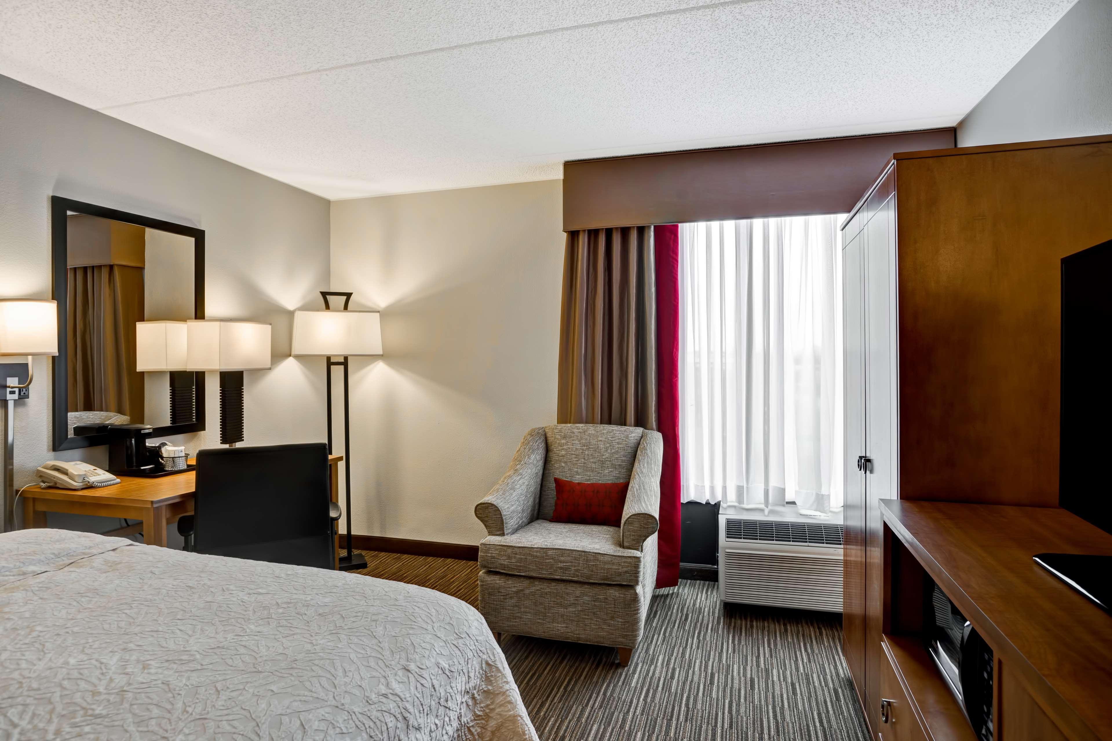 Hampton Inn Norfolk-Naval Base Exterior photo