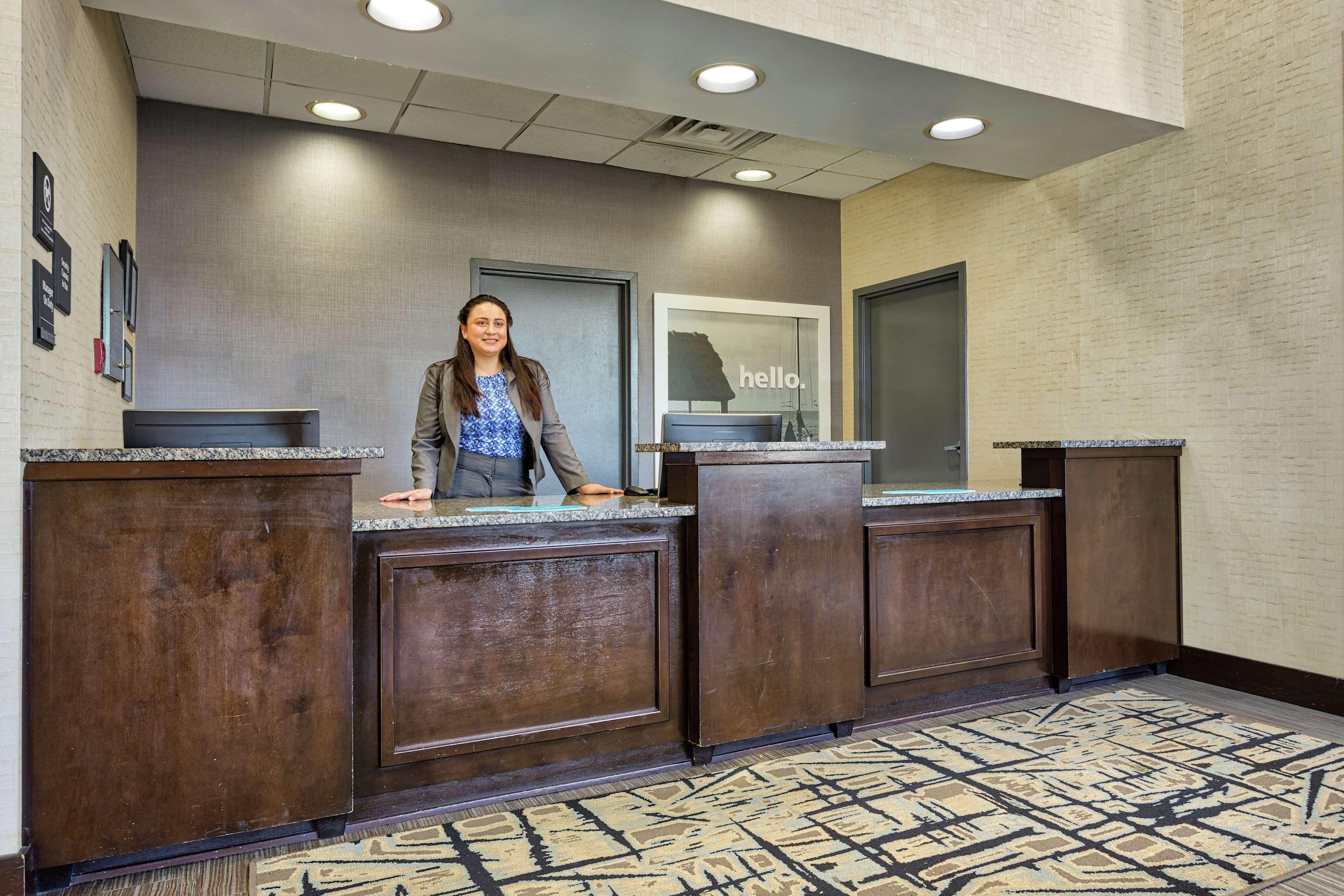 Hampton Inn Norfolk-Naval Base Exterior photo