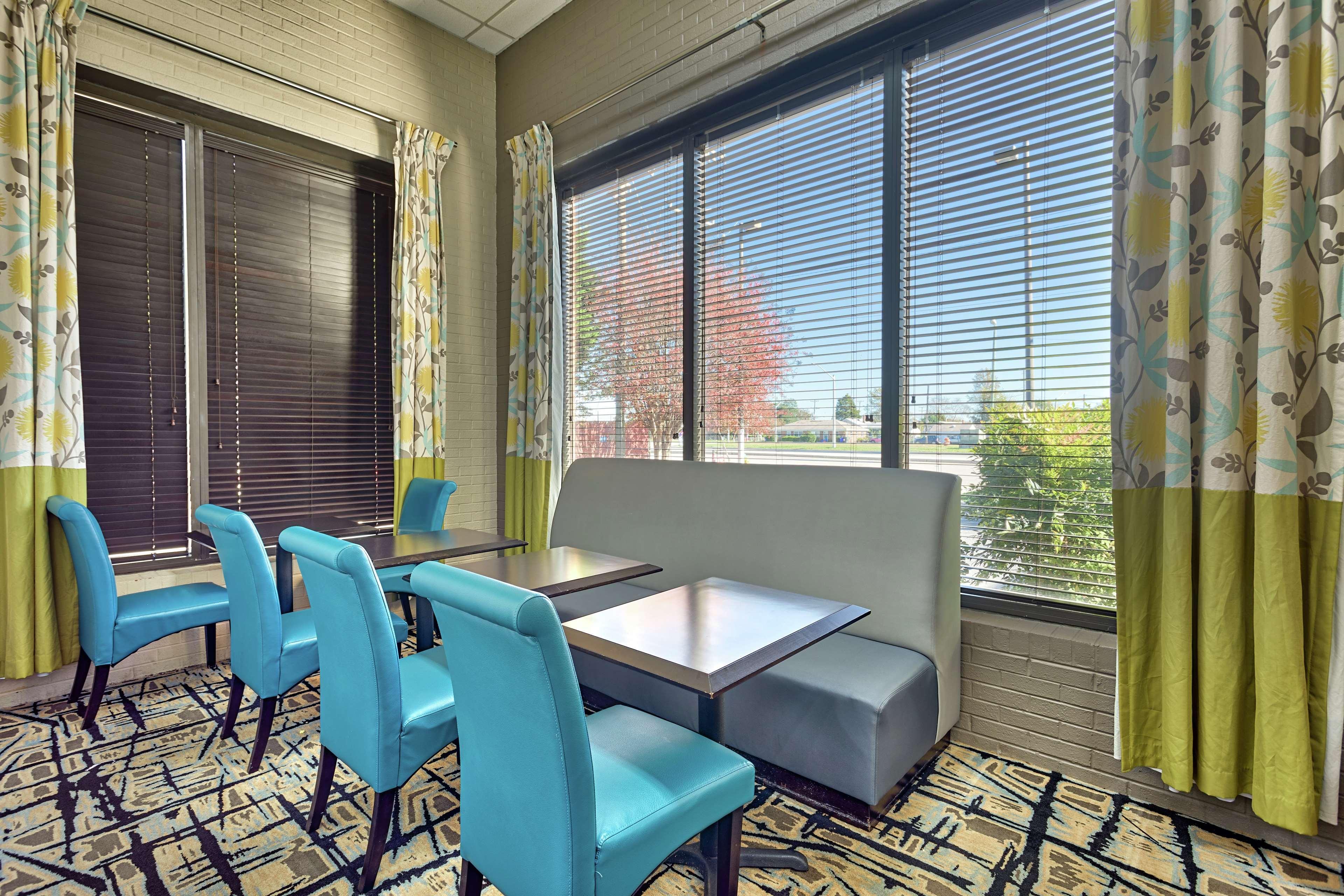Hampton Inn Norfolk-Naval Base Exterior photo