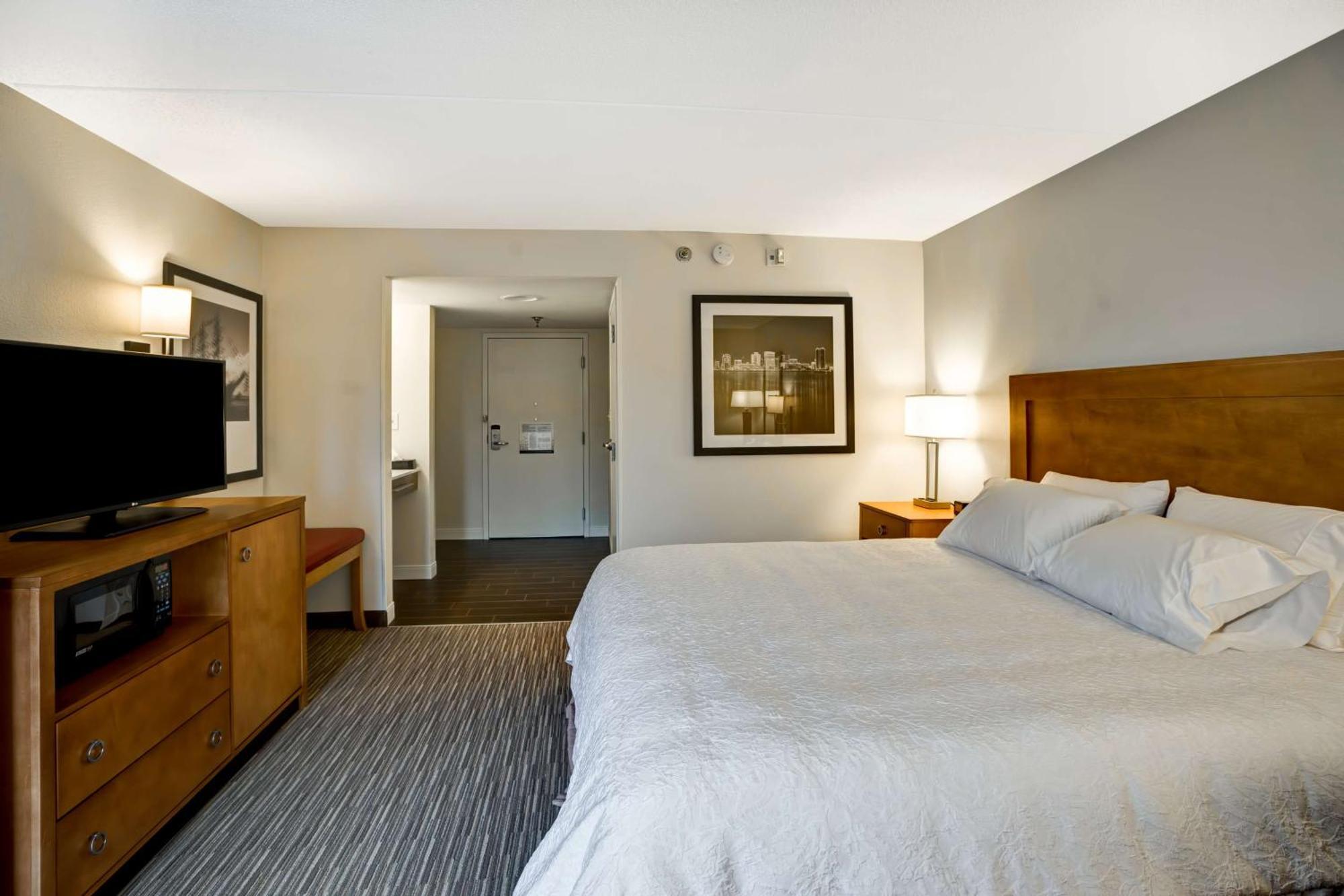 Hampton Inn Norfolk-Naval Base Exterior photo