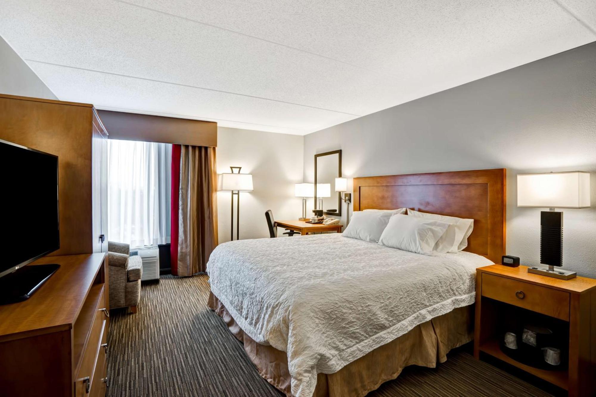 Hampton Inn Norfolk-Naval Base Exterior photo