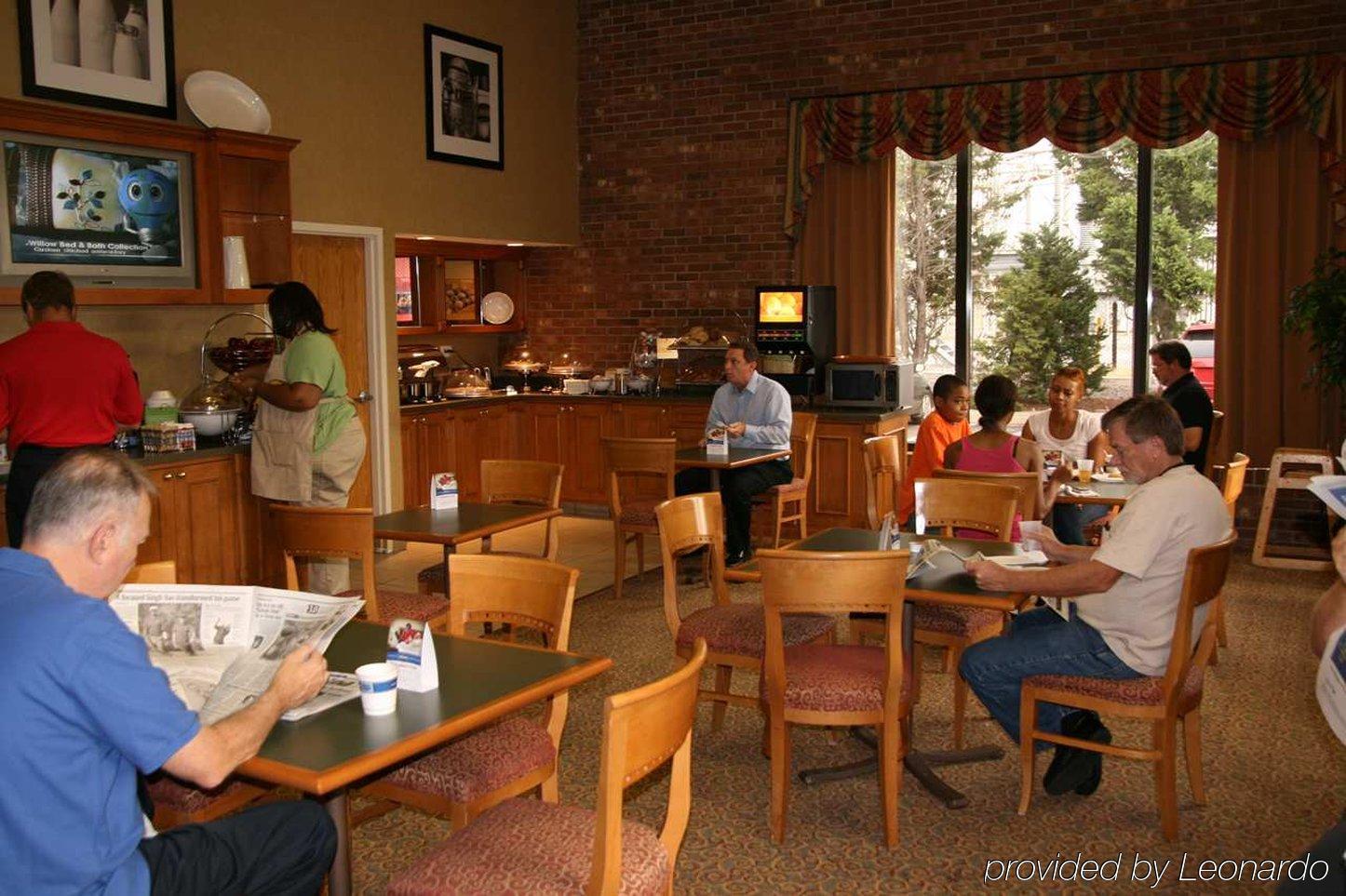 Hampton Inn Norfolk-Naval Base Restaurant photo